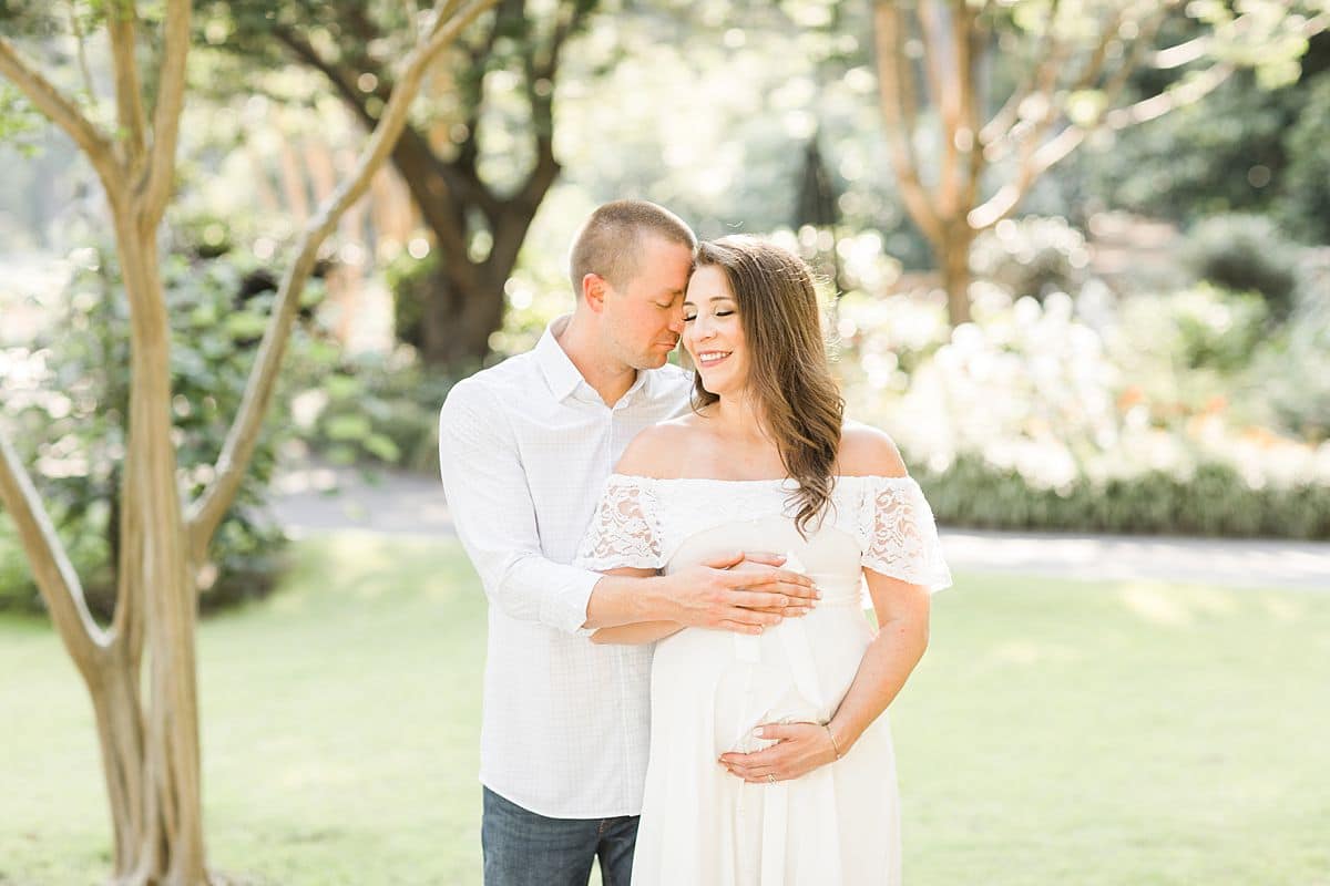 Why Summer is the Best Time for Maternity Photos